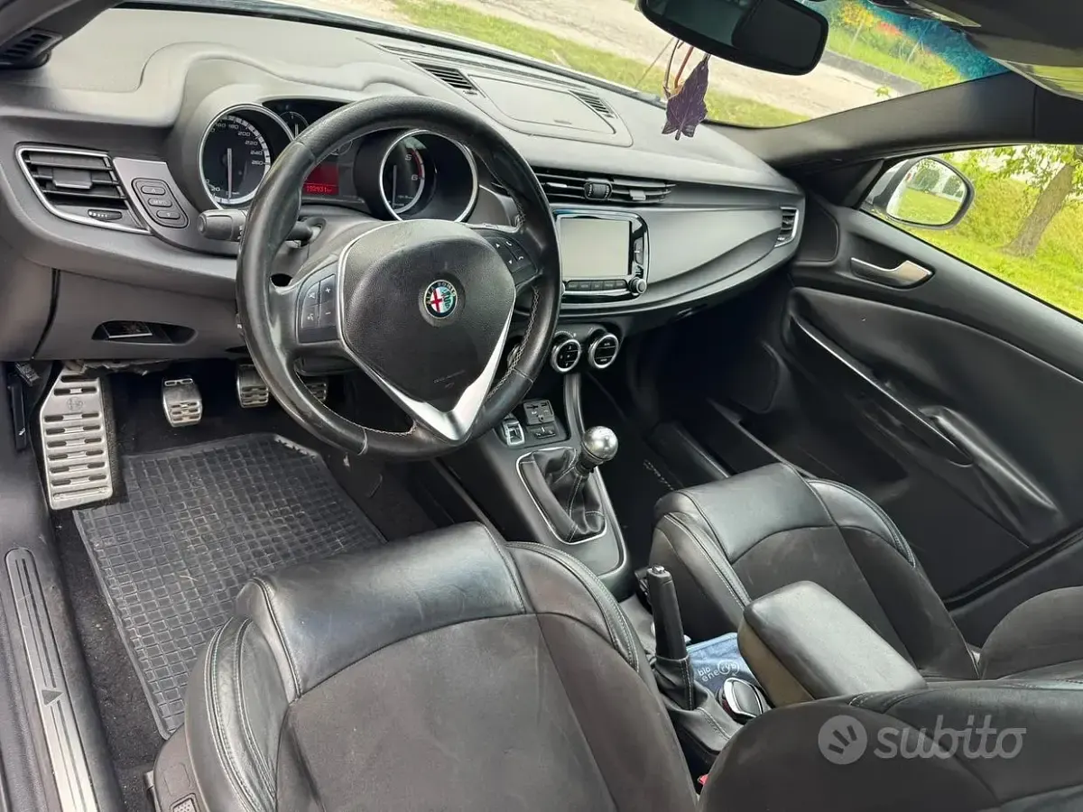 Usata Alfa Romeo Giulietta 105 CV (77 kW) 2014 Utilitaria