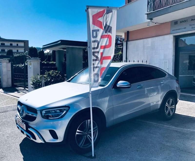 Usata Mercedes GLC220 194 CV (142 kW) 2019 Argento Coupé