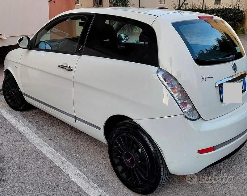 Usata Lancia Ypsilon 2010 Bianco Utilitaria