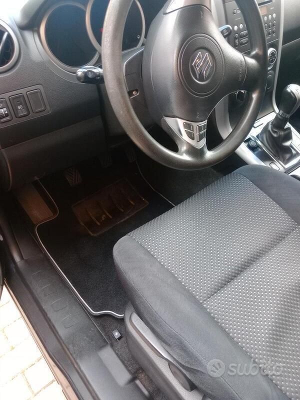 Usata Suzuki Grand Vitara 129 CV (94 kW) 2006 Nero SUV