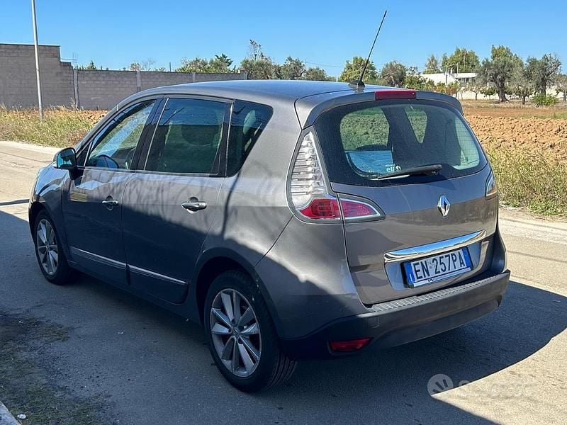 Usata Renault Scénic III Bose Edition 110 CV (80 kW) 2012 Grigio Monovolume