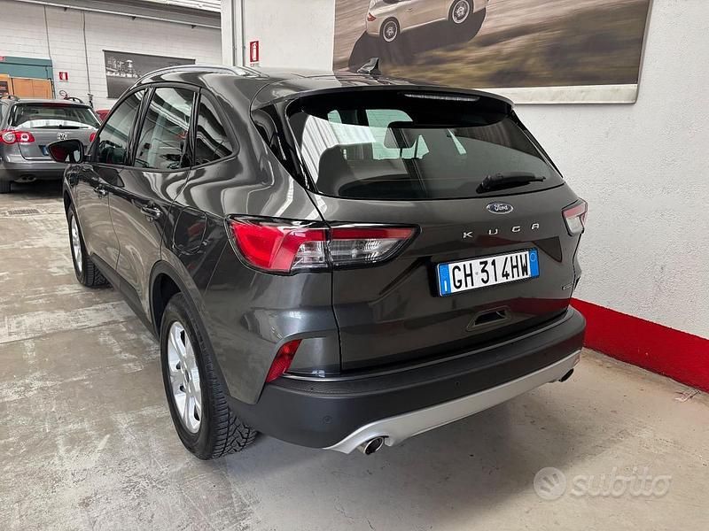 Usata Ford Kuga 225 CV (165 kW) 2021 Grigio SUV