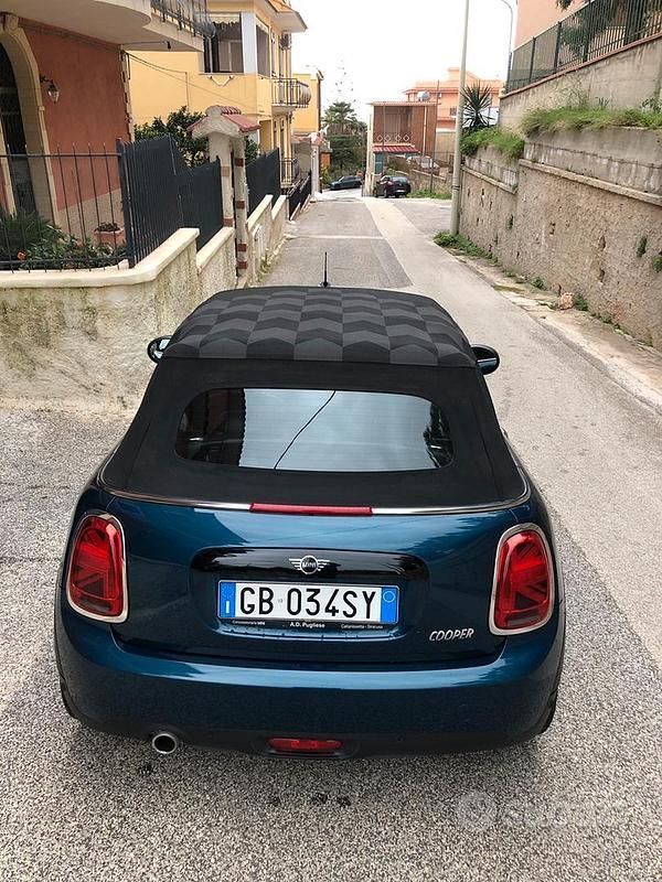 Usata Mini Cooper Cabriolet 134 CV (98 kW) 2020 Blu Cabrio