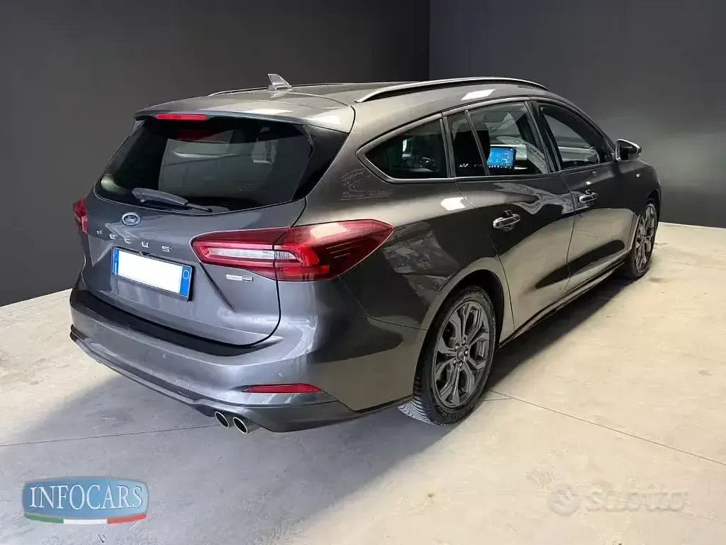Usata Ford Focus ST 155 CV (114 kW) 2023 Grigio Station wagon