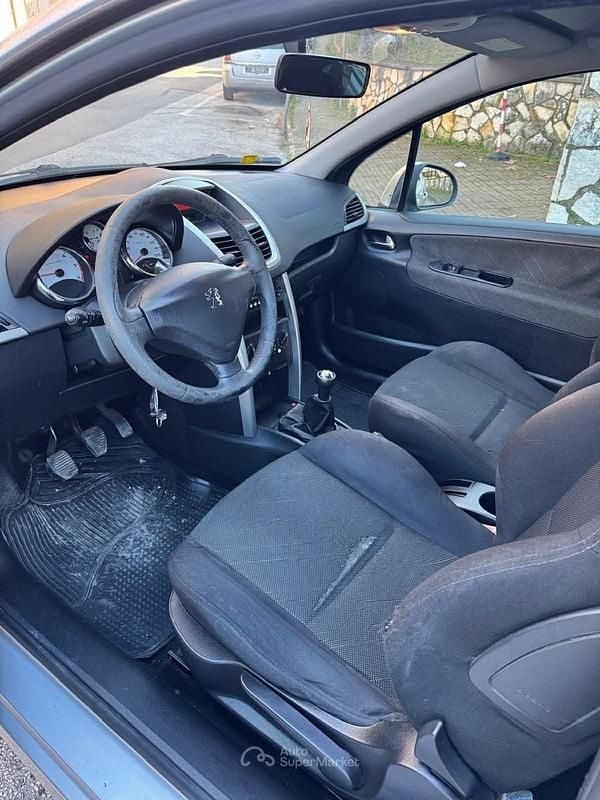 Usata Peugeot 207 90 CV (66 kW) 2006 Gray Berlina