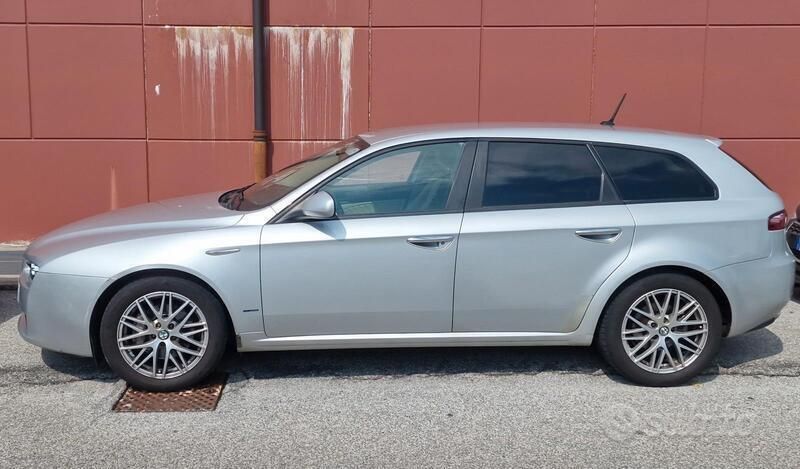 Usata Alfa Romeo 159 170 CV (125 kW) 2009 Grigio Station wagon