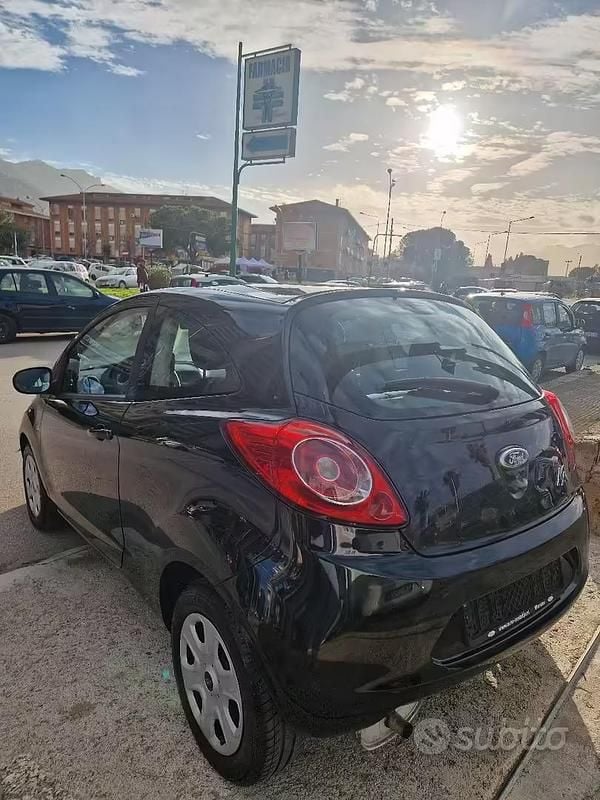 Usata Ford Ka 69 CV (50 kW) 2012 Nero Utilitaria