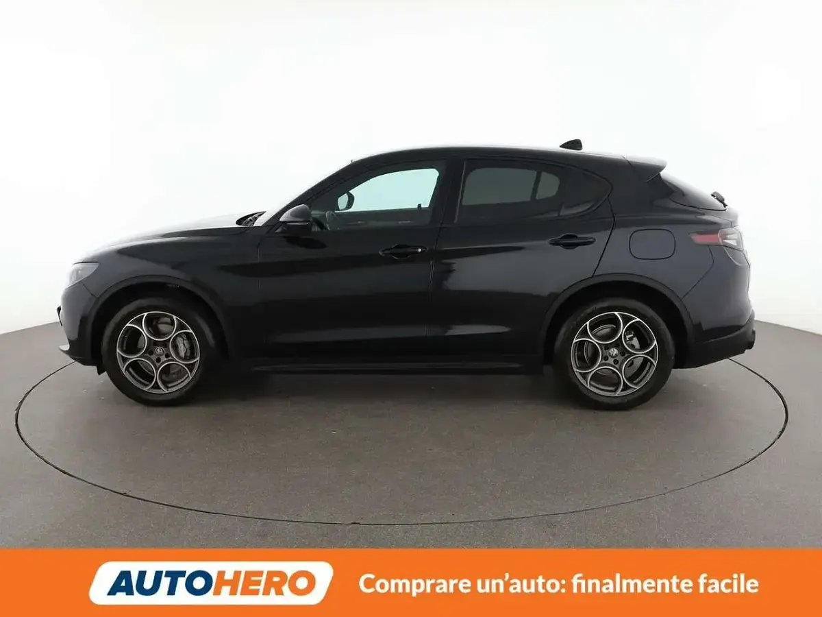 Usata Alfa Romeo Stelvio Sprint 209 CV (153 kW) 2025 Nero SUV