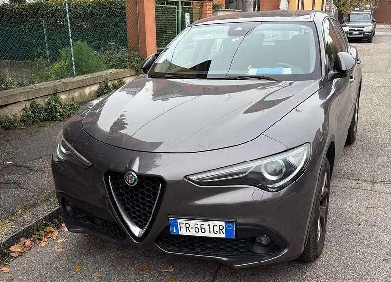 Usata Alfa Romeo Stelvio Business 209 CV (153 kW) 2018 Grigio SUV