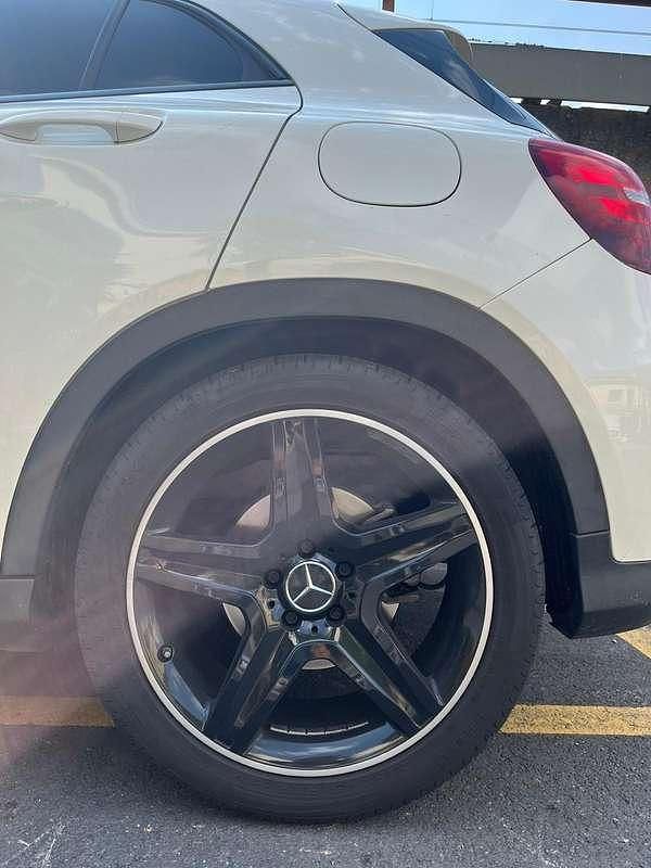 Usata Mercedes GLA200 Premium 136 CV (100 kW) 2017 Bianco SUV