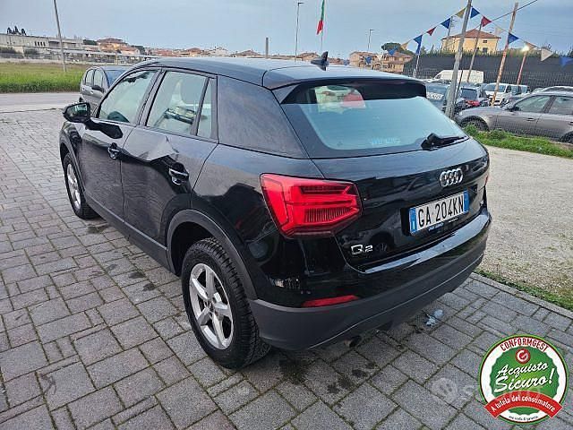 Begagnad Audi Q2 Business 116 HK (85 kW) 2020 Svart SUV