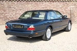 Usata Jaguar XJ8 Executive 284 CV (208 kW) 2001 Verde Berlina