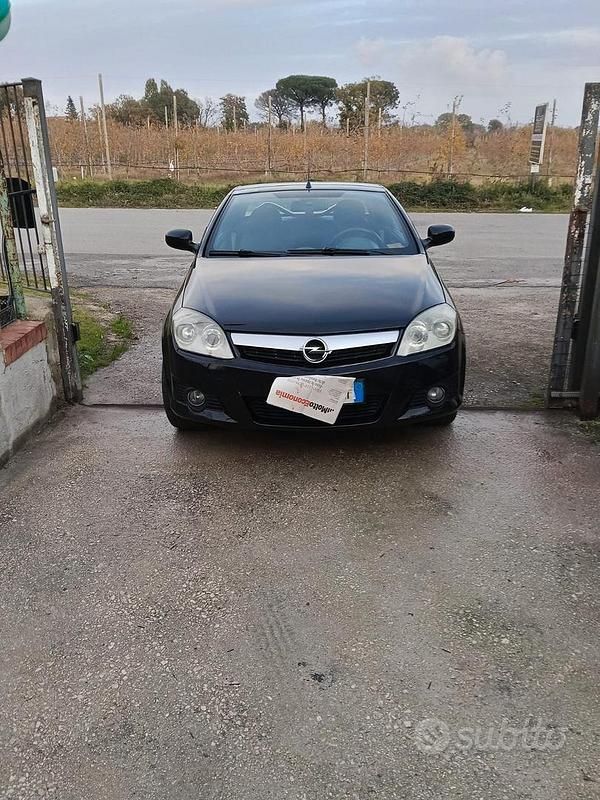 Brugt Opel Tigra 69 HK (50 kW) 2006 Sort Cabriolet