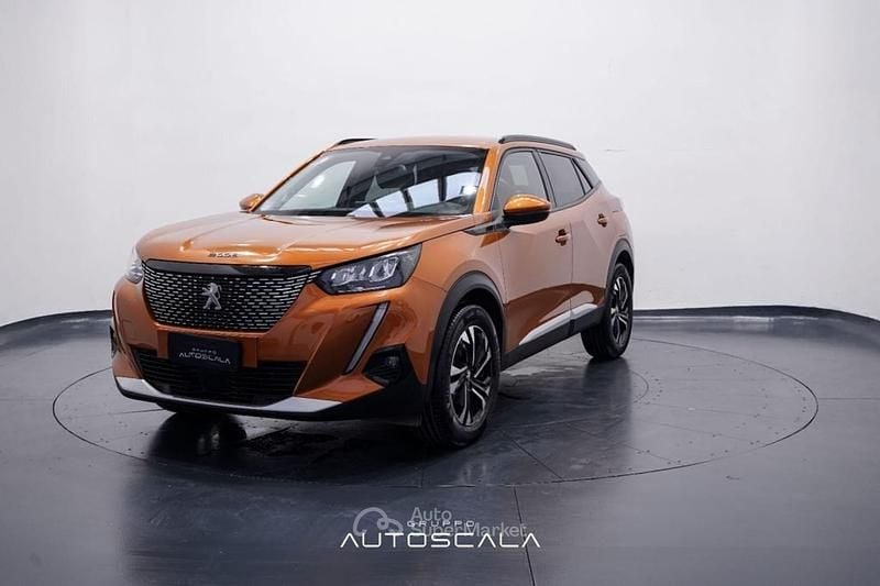 Usata Peugeot 2008 Allure 131 CV (96 kW) 2021 Arancione SUV