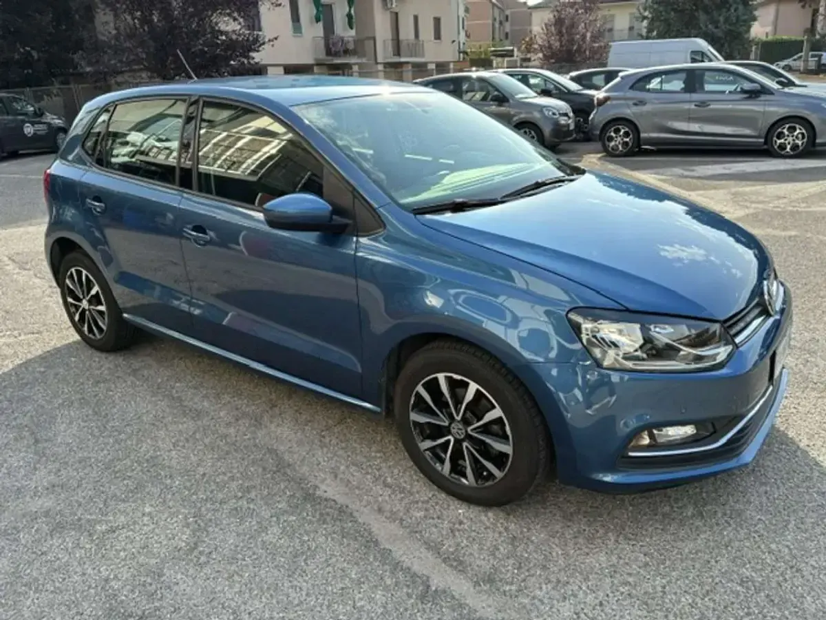 Usata VW Polo Comfortline 75 CV (55 kW) 2017 Blu/azzurro Berlina