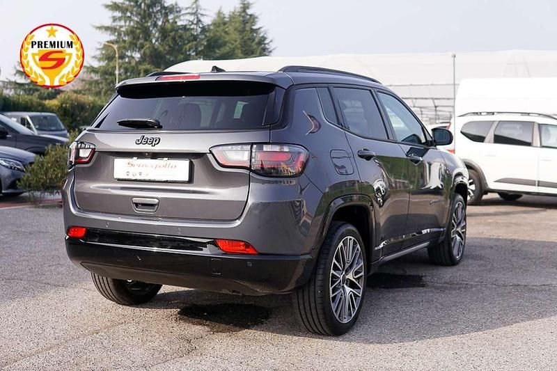 Usata Jeep Compass Summit 131 CV (96 kW) 2025 Grigio moda SUV