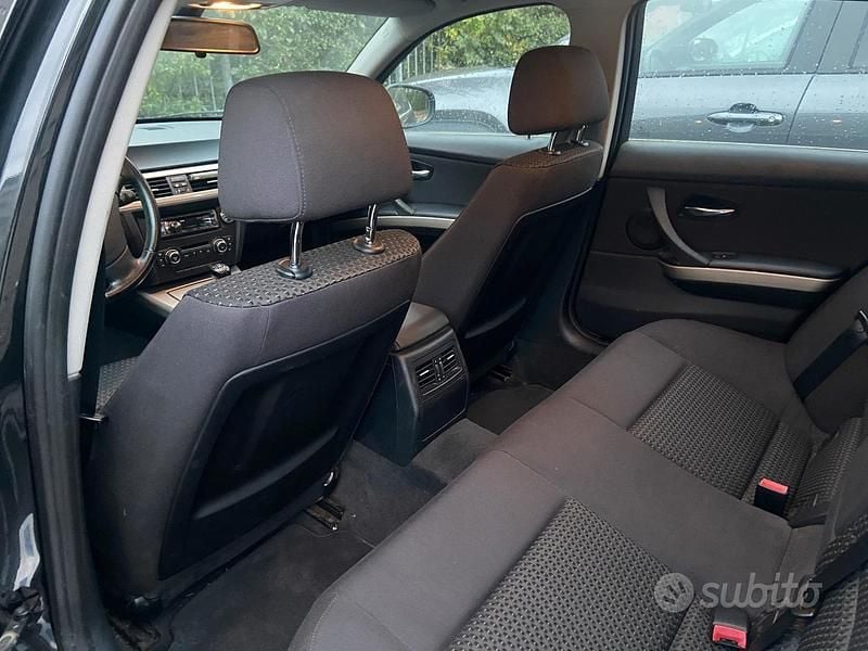 Usata BMW 320 184 CV (135 kW) 2011 Nero Station wagon