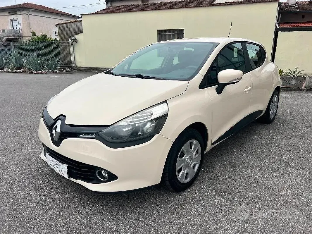 Usata Renault Clio IV 75 CV (55 kW) 2015 Beige Berlina