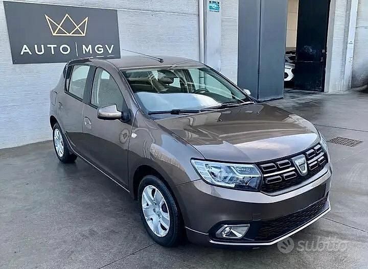 Usata Dacia Sandero 90 CV (66 kW) 2019 Marrone Berlina