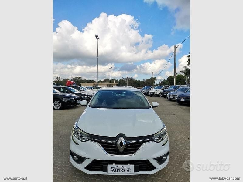 Usata Renault Mégane IV Business 95 CV (69 kW) 2020 Bianco Berlina