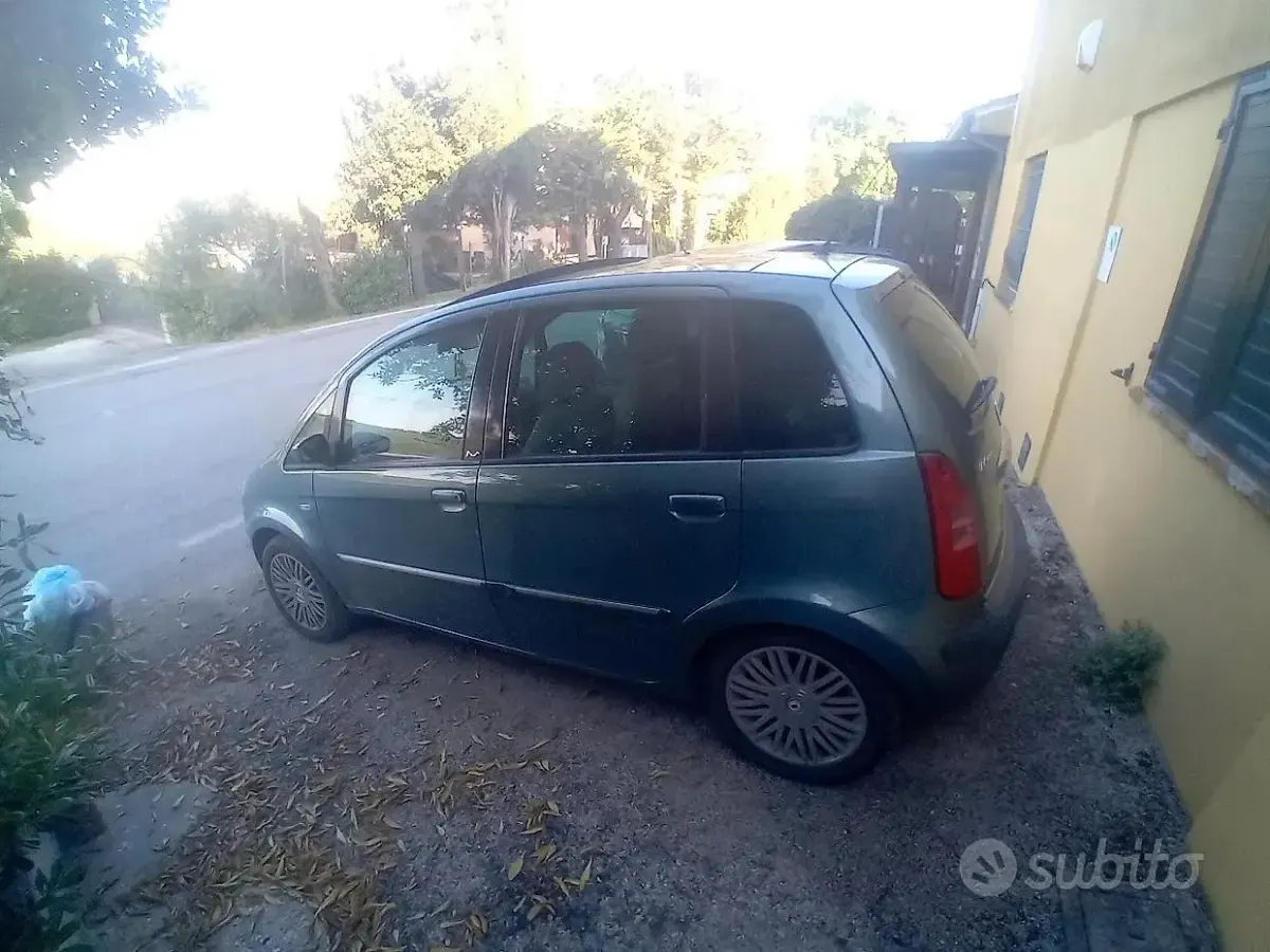 Usata Lancia Musa 95 CV (69 kW) 2006 Verde Monovolume