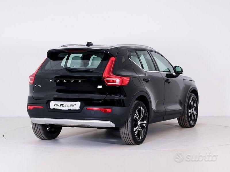 Usata Volvo XC40 Inscription 155 CV (114 kW) 2021 Nero SUV