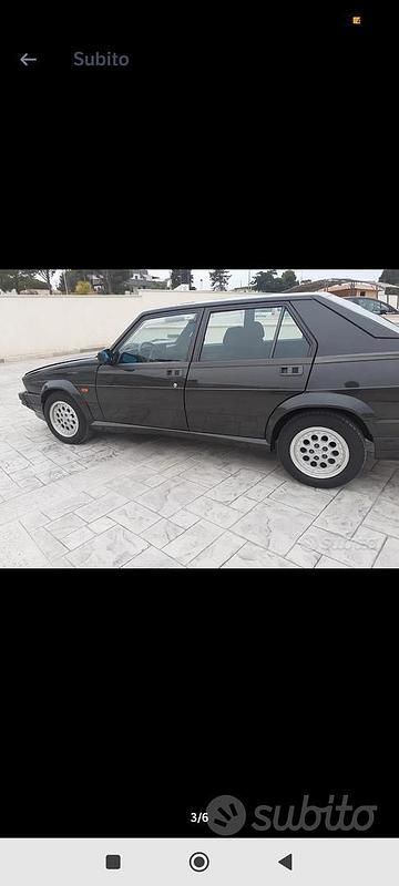 Usata Alfa Romeo 75 165 CV (121 kW) 1991 Nero Berlina