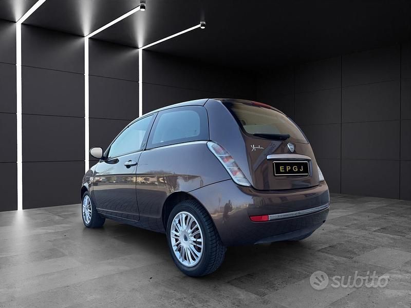 Usata Lancia Ypsilon 60 CV (44 kW) 2010 Marrone Utilitaria