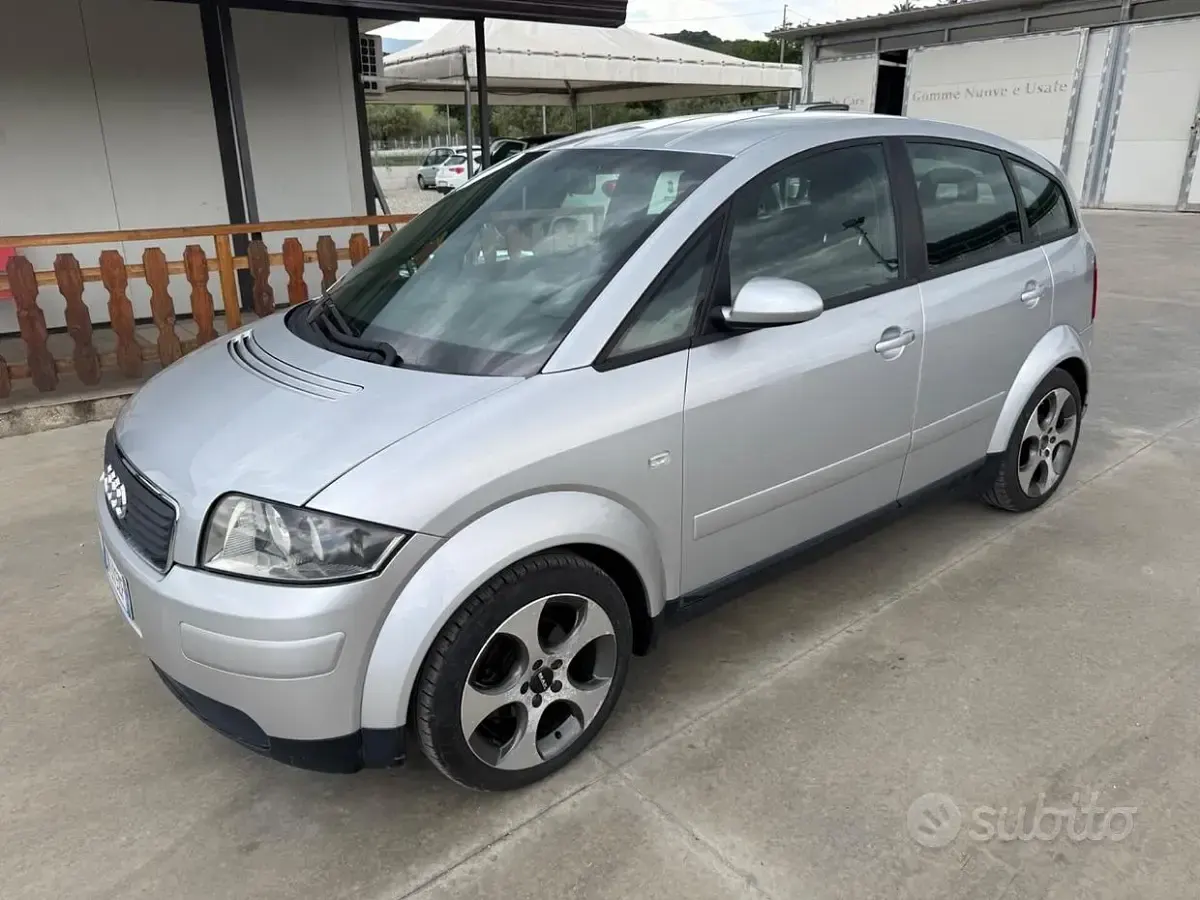 Usata Audi A2 Comfort 75 CV (55 kW) 2004 Grigio Utilitaria