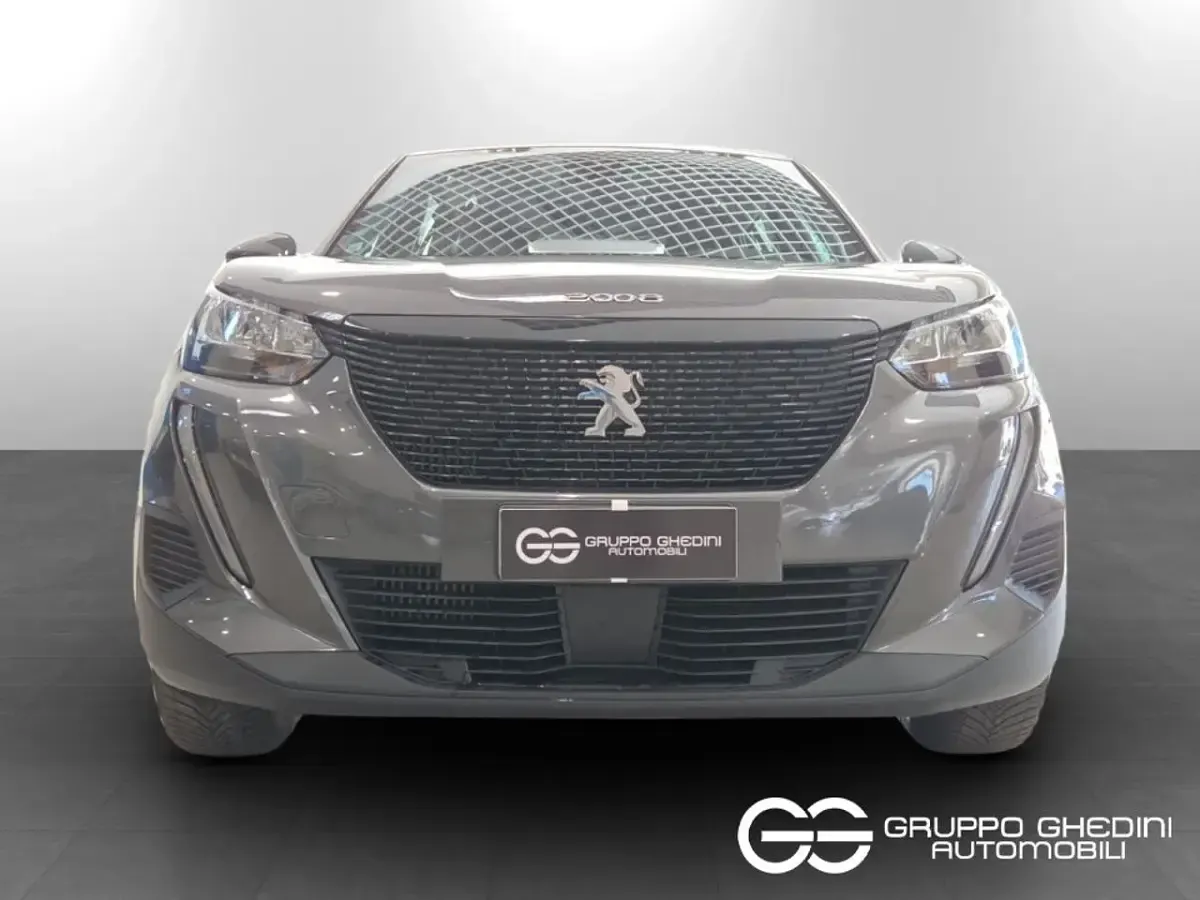 Usata Peugeot 2008 Active 101 CV (74 kW) 2023 Grigio SUV