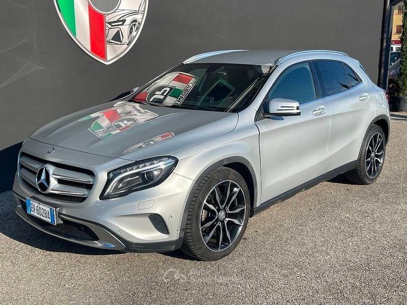 Usata Mercedes GLA220 170 CV (125 kW) 2014 Argento SUV