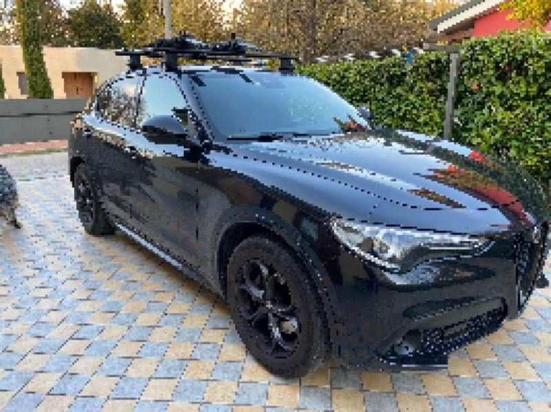 Usata Alfa Romeo Stelvio Veloce 209 CV (153 kW) 2022 Nero SUV