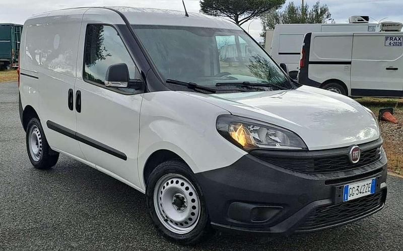 Bianco Usata 2021 Fiat Doblò S Monovolume | 9000 € (Super prezzo) - Immagine 1/4