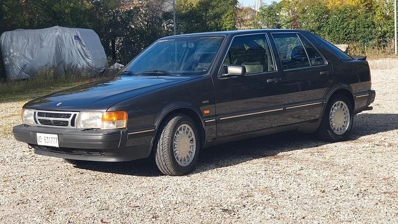 Begagnad Saab 9000 135 HK (99 kW) 1990 Grå Sedan