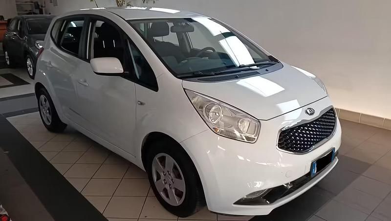 Usata Kia Venga Active 89 CV (65 kW) 2017 Bianco Utilitaria