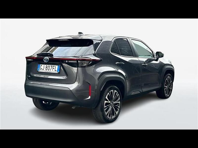 Usata Toyota Yaris Cross Lounge 116 CV (85 kW) 2022 Grigio scuro SUV
