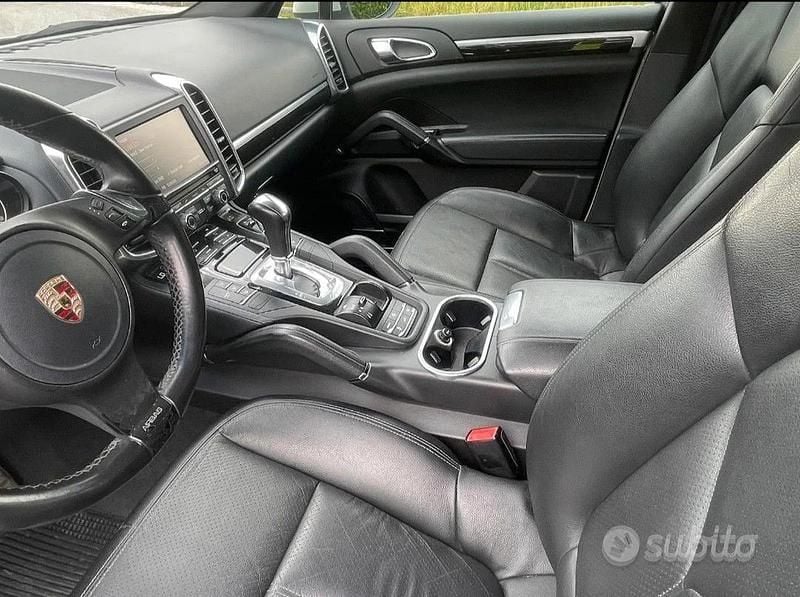 Usata Porsche Cayenne 2011 Bianco SUV