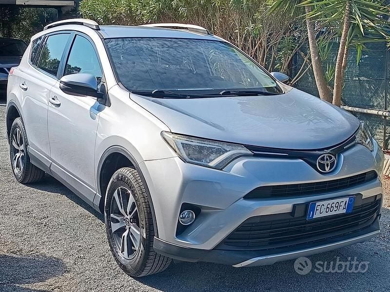 Usata Toyota RAV4 Business Edition 465 CV (342 kW) 2016 Grigio Station wagon