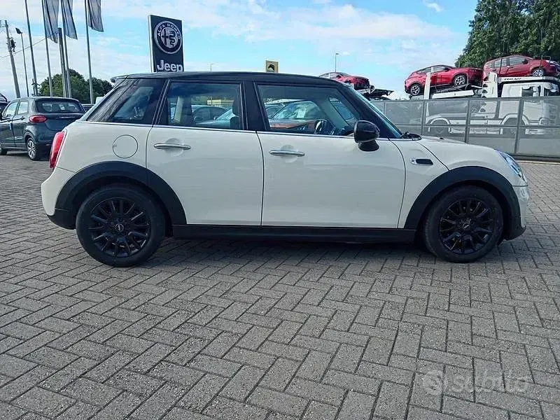Usata Mini Cooper D 116 CV (85 kW) 2020 Bianco Utilitaria