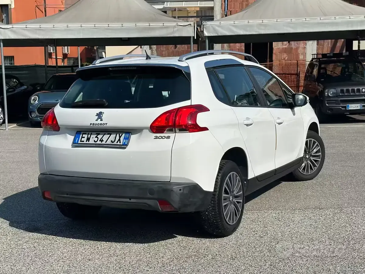 Usata Peugeot 2008 Allure 82 CV (60 kW) 2014 Bianco SUV