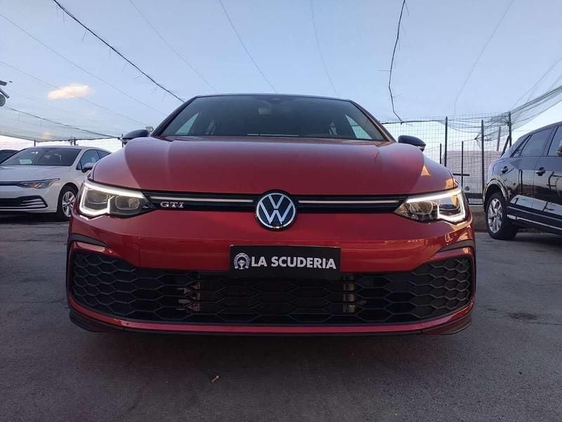 Rosso Usata 2023 VW Golf VIII GTI Tre volumi | 29.999 € (Ottimo prezzo) - Immagine 1/4