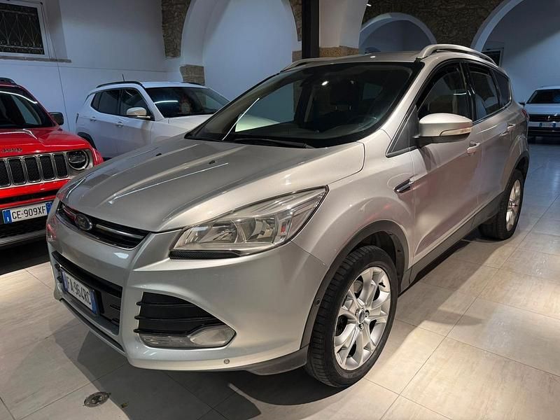 Usata Ford Kuga Titanium 120 CV (88 kW) 2015 Argento SUV