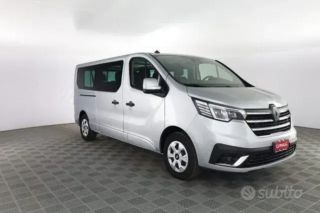 Nuova Renault Trafic 150 CV (110 kW) 2025 Grigio Monovolume