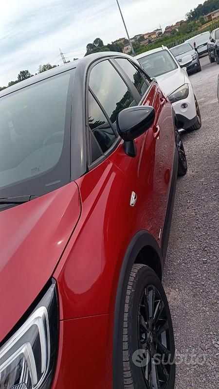 Rosso Usata 2022 Opel Crossland SUV | 15.000 € (Buon prezzo) - Immagine 1/4