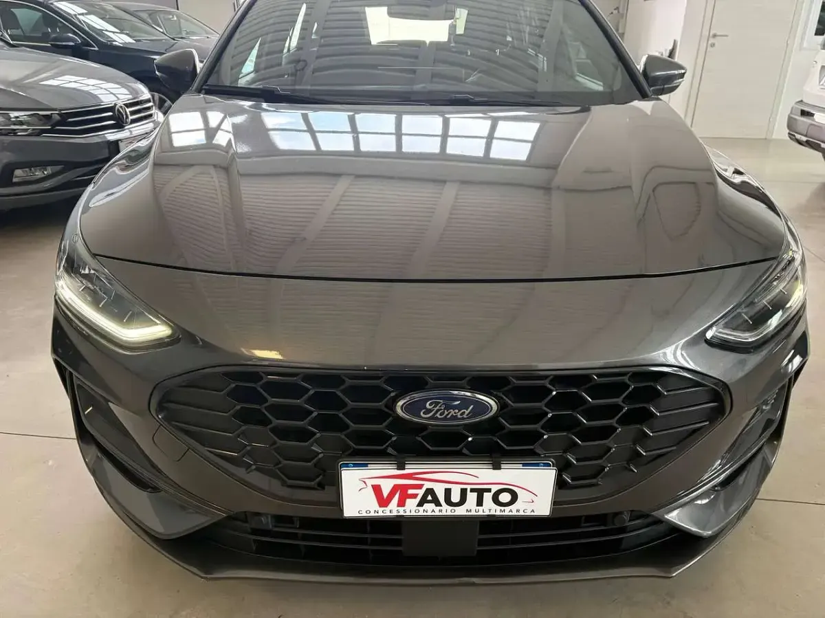 Usata Ford Focus ST-Line 120 CV (88 kW) 2022 Grigio Station wagon