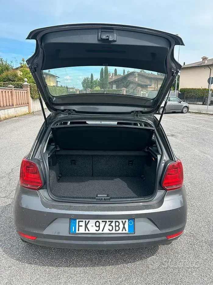 Usata VW Polo 75 CV (55 kW) 2017 Grigio Berlina