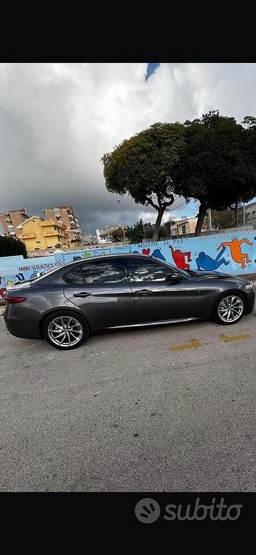 Usata Alfa Romeo Giulia 2017 Grigio Berlina