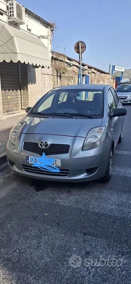 Usata Toyota Yaris 90 CV (66 kW) 2008 Grigio Utilitaria