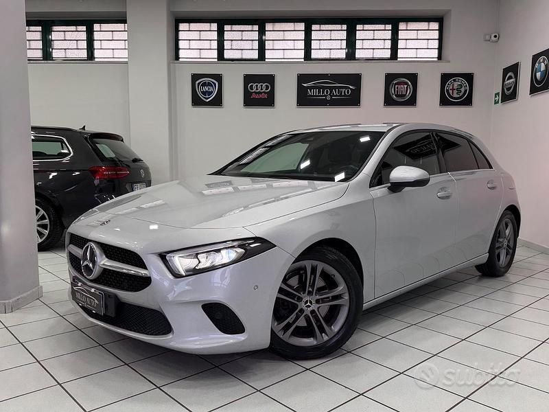 Usata Mercedes A180 116 CV (85 kW) 2019 Grigio Berlina