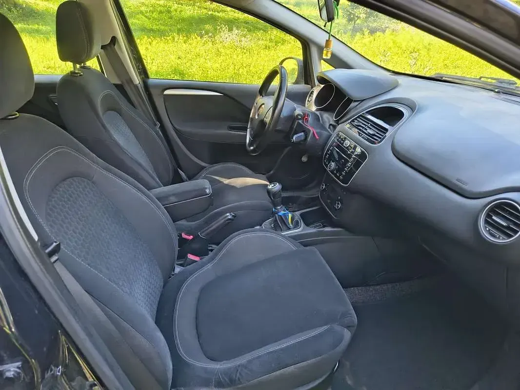 Usata Fiat Punto Lounge 95 CV (69 kW) 2016 Utilitaria